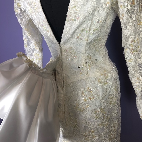 Vintage 80’s Beaded Long Sleeve Wedding Lace Gown - Picture 4 of 8